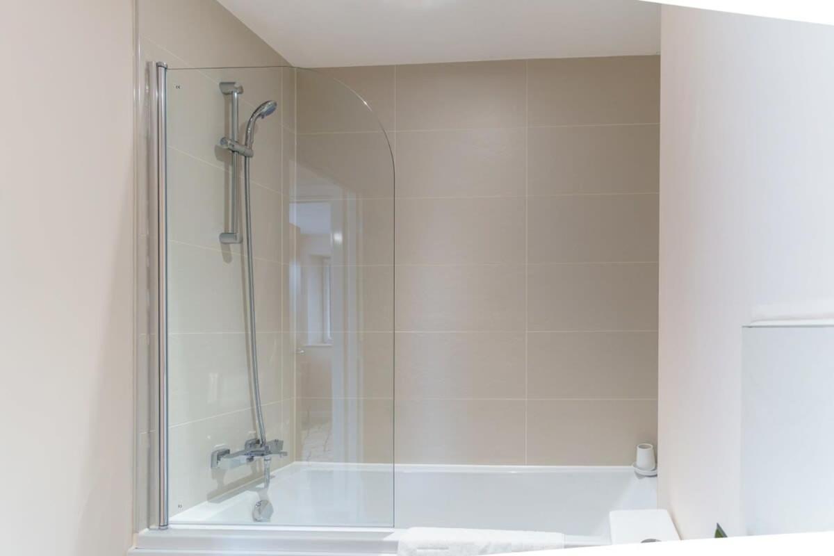 Fantastic 1 Bed Flat Manchester - Sleeps 3 Dış mekan fotoğraf